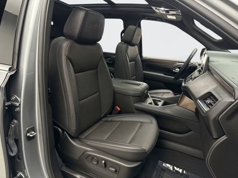 Used 2024 Chevrolet Tahoe High Country image 17