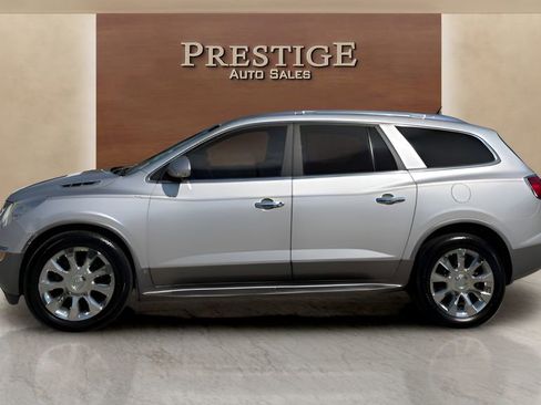 Used 2011 Buick Enclave CXL image 4