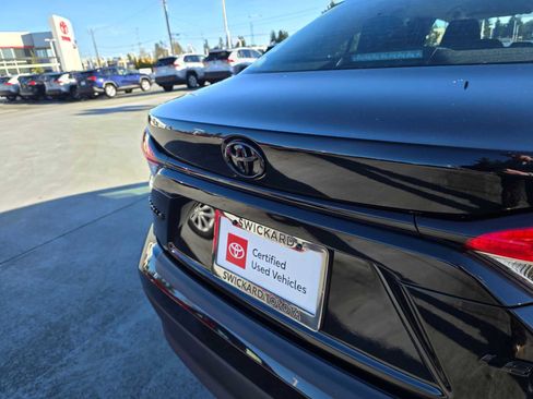 Used 2025 Toyota Corolla LE image 16