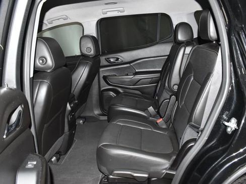 Used 2023 GMC Acadia SLT image 28