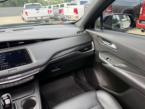 Used 2022 Cadillac XT4 Sport FWD image 20