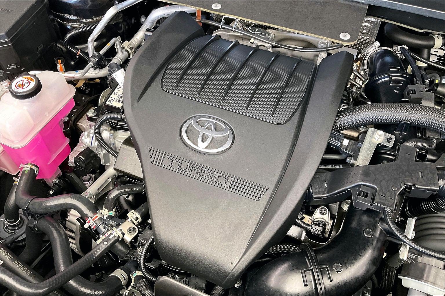Used 2024 Toyota Highlander XLE FWD image 33
