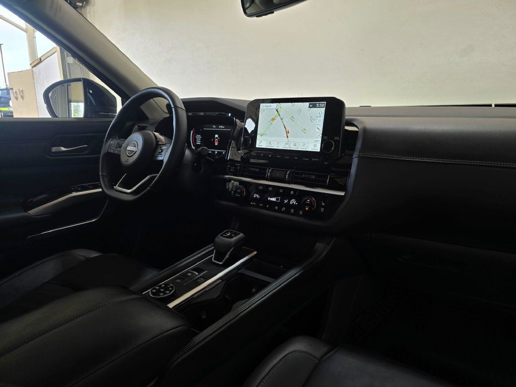 Used 2025 Nissan Pathfinder Platinum AWD/4WD image 31