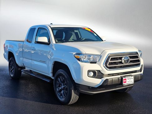 Used 2022 Toyota Tacoma SR5 w/ SR5 Appearance Package (SM) image 7