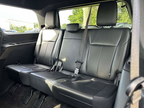 Used 2020 Ford Expedition XLT w/ Equipment Group 202A RWD image 17