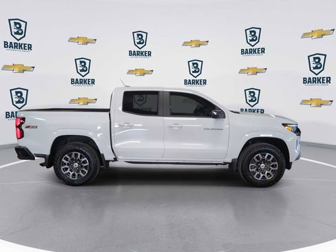 Used 2025 Chevrolet Colorado Z71 w/ Technology Package AWD/4WD image 9