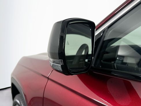 Used 2023 Jeep Grand Cherokee Limited image 16