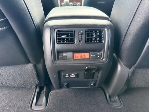 Used 2019 Nissan Pathfinder Platinum FWD image 28