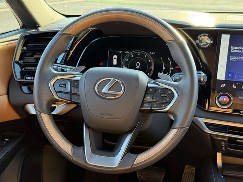 Used 2023 Lexus RX 350 Premium image 9