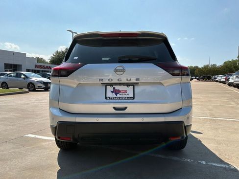 Used 2025 Nissan Rogue SV FWD image 7