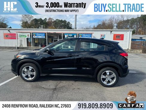 Used 2022 Honda HR-V LX image 2