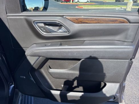 Used 2023 Chevrolet Suburban Premier AWD/4WD image 37