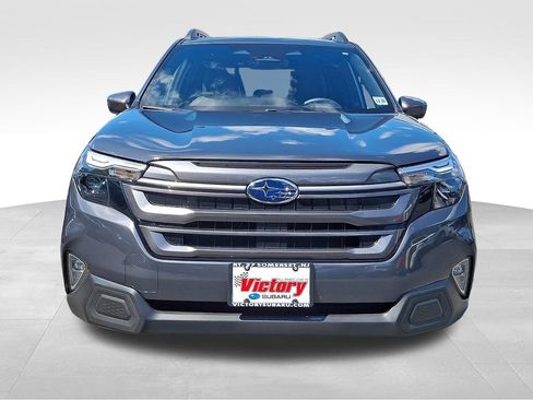 Used 2025 Subaru Forester Premium AWD/4WD image 2