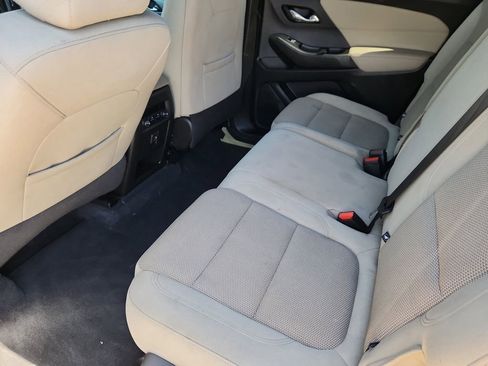 Used 2022 Chevrolet Traverse LS AWD/4WD image 9