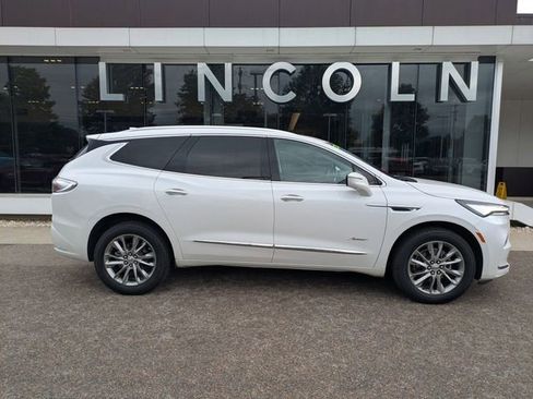 Used 2023 Buick Enclave Avenir w/ Avenir Technology Package FWD image 7