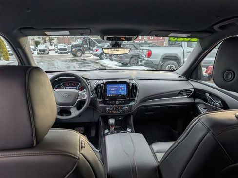 Used 2023 Chevrolet Traverse RS w/ LPO, Floor Liner Package image 12