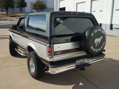 Used 1995 Ford Bronco XLT image 8