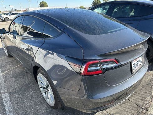Used 2022 Tesla Model 3 RWD image 3