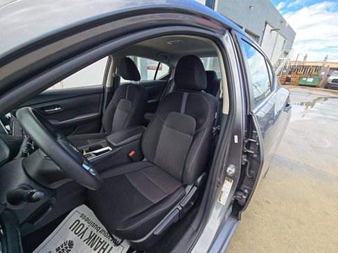 Used 2025 Nissan Sentra SV FWD image 3