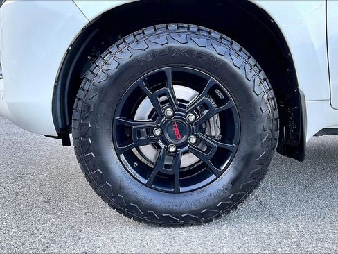 Used 2017 Toyota Land Cruiser AWD/4WD image 34