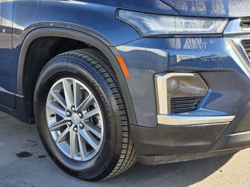 Used 2023 Chevrolet Traverse LT image 9