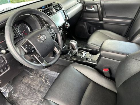 Used 2022 Toyota 4Runner TRD Off-Road Premium AWD/4WD image 9