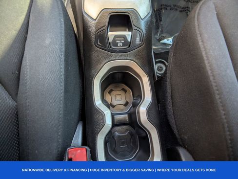 Used 2017 Jeep Renegade Latitude w/ Safety & Security Group image 26