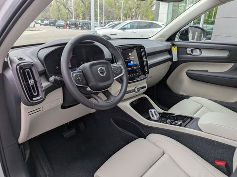 New 2026 Volvo XC40 B5 Plus w/ Protection Package Premier AWD/4WD image 10