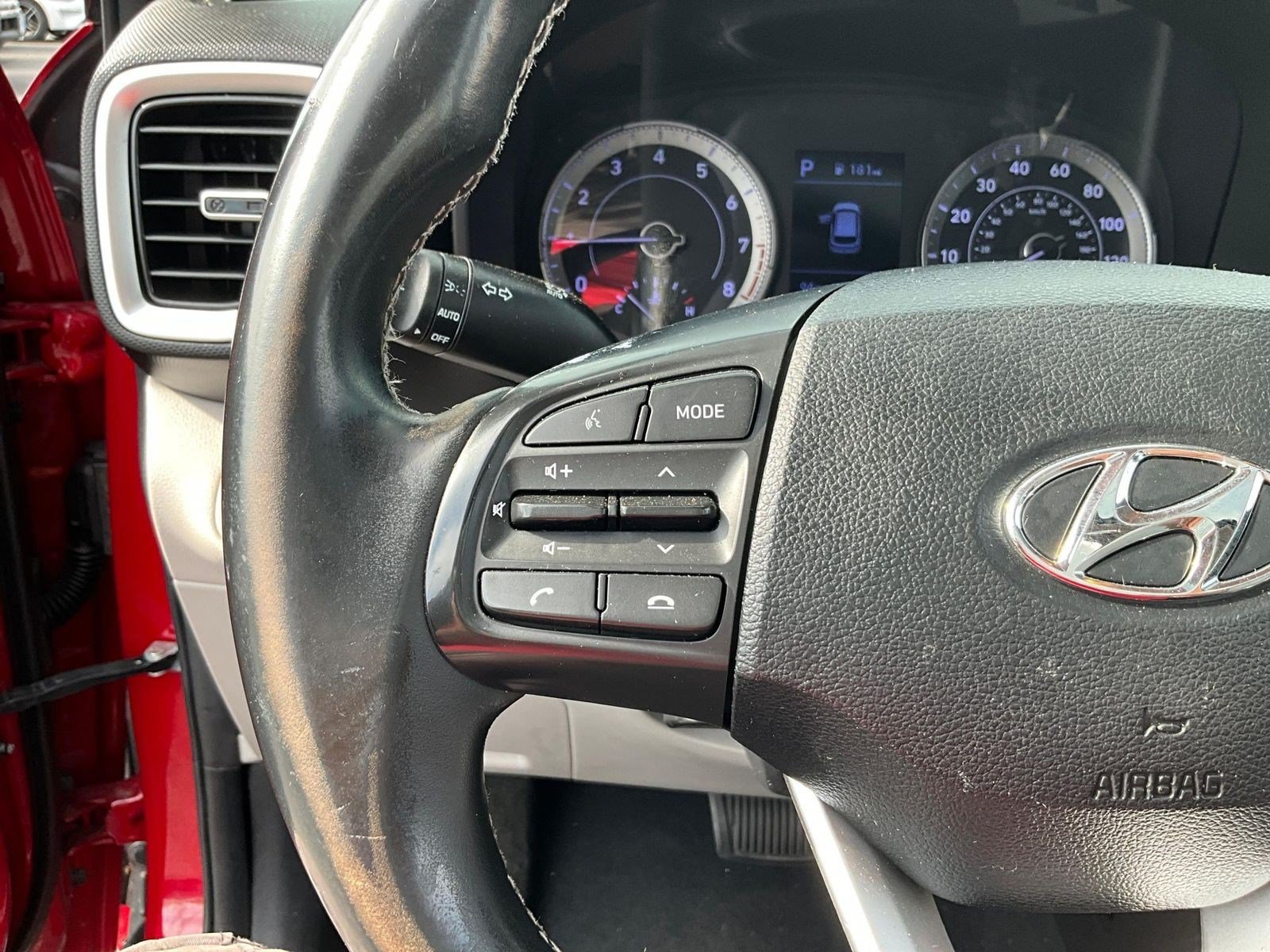 Used 2022 Hyundai Venue SEL FWD image 10