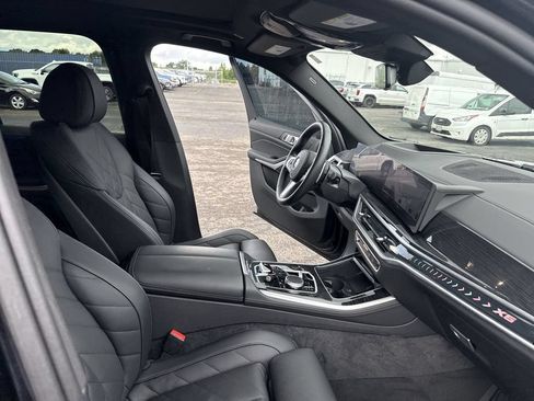 Used 2025 BMW X5 sDrive40i w/ M Sport Package RWD image 35