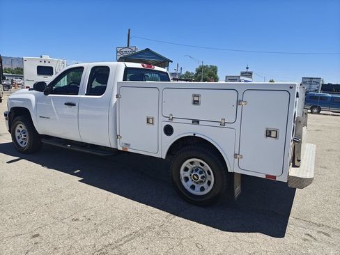 Used 2013 Chevrolet Silverado 3500 W/T AWD/4WD image 3