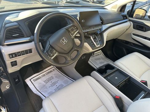 Used 2025 Honda Odyssey EX-L image 9