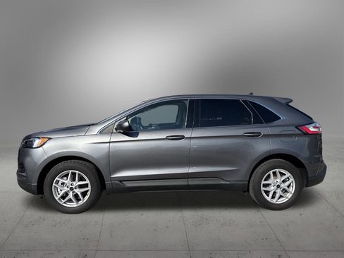 Used 2024 Ford Edge SEL image 2