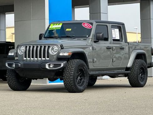 Used 2023 Jeep Gladiator Overland image 10