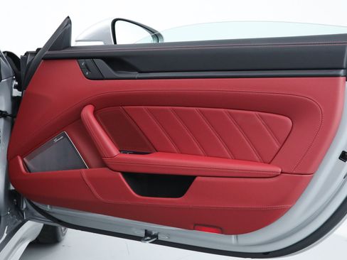 Used 2025 Porsche 911 Carrera 4 GTS image 16