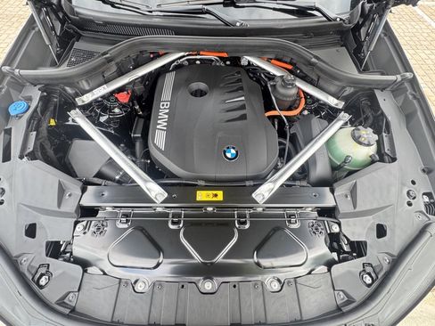 Used 2026 BMW X5 xDrive50e w/ Premium Package image 28