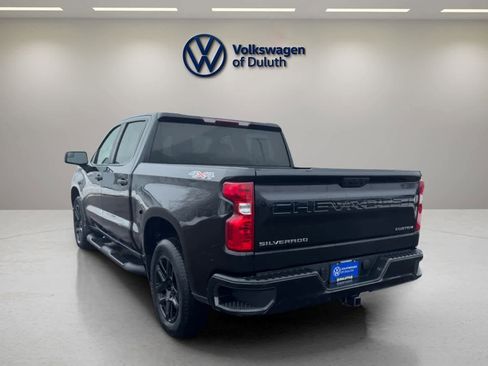 Used 2023 Chevrolet Silverado 1500 Custom image 3