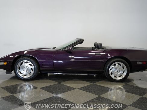 Used 1993 Chevrolet Corvette Convertible image 2
