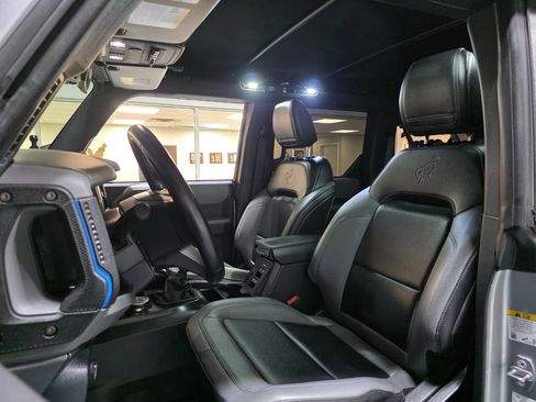 Used 2022 Ford Bronco Black Diamond image 27