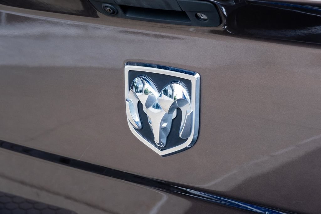 Used 2018 RAM 1500 Laramie w/ Convenience Group AWD/4WD image 34