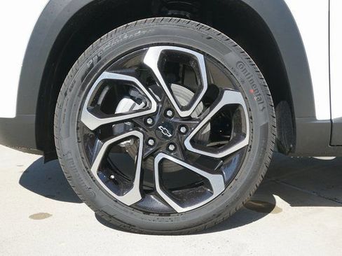 New 2026 Chevrolet Trax RS w/ Driver Confidence Package image 13