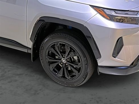Used 2023 Toyota RAV4 SE image 14