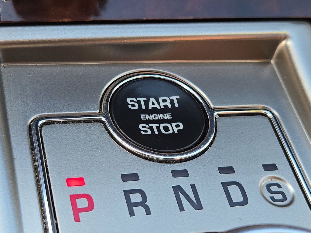 Used 2011 Jaguar XF Premium RWD image 24