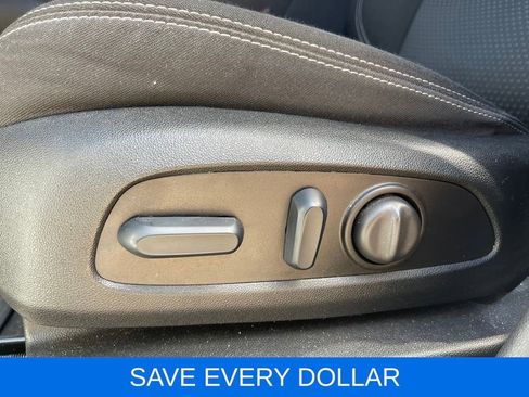 Used 2024 GMC Terrain SLE w/ Driver Convenience Package FWD image 21