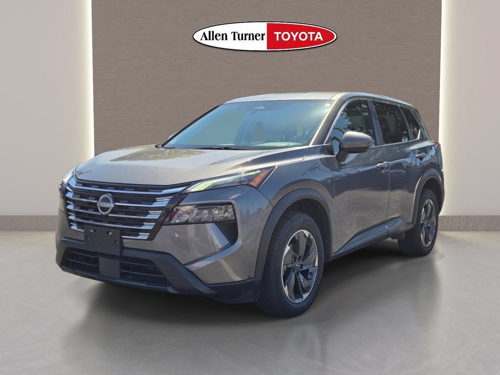 Used 2025 Nissan Rogue SV FWD image 3