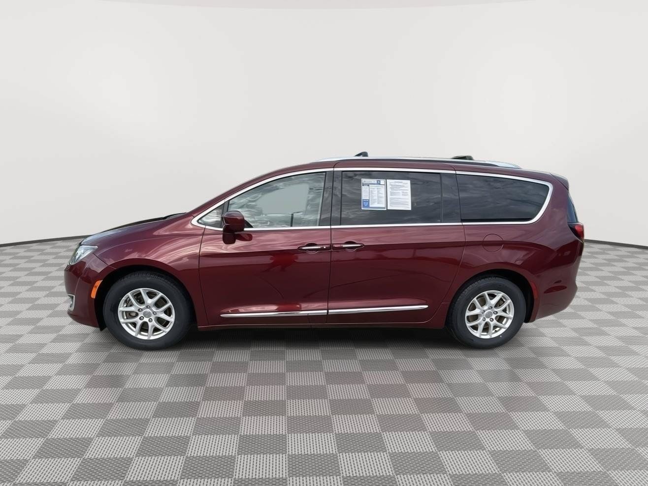 Used 2020 Chrysler Pacifica Touring-L FWD image 11