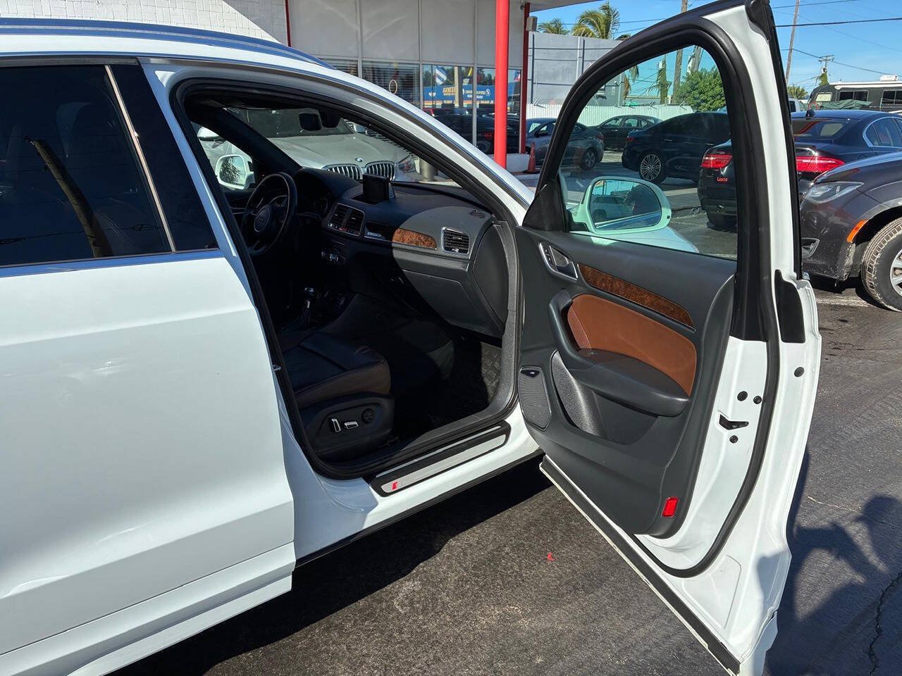 Used 2018 Audi Q3 2.0T Premium Plus w/ Premium Plus Package AWD/4WD image 5