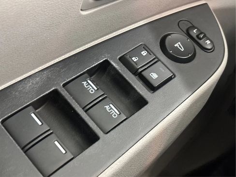 Used 2017 Honda Odyssey EX-L image 42