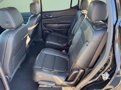 Used 2023 GMC Acadia SLT image 12