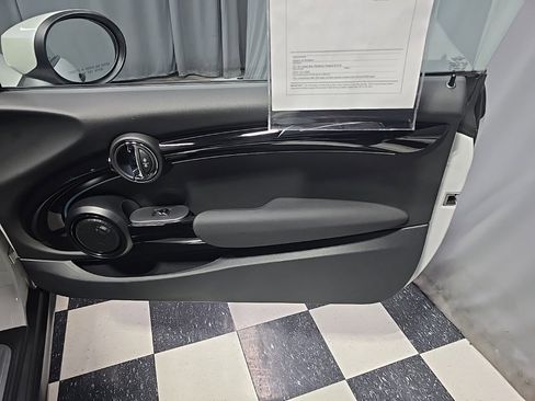 Used 2024 MINI Cooper SE image 6
